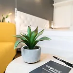 Cooper L Mavik Loft & *