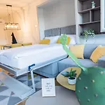 Cooper L Mavik Loft & Bozen