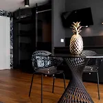 Cooper L Mavik Loft & Bozen