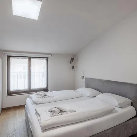 Cooper L Mavik Loft &