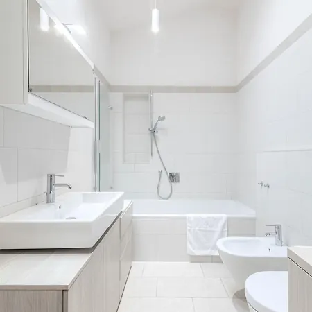 Cooper L Mavik Apartment *