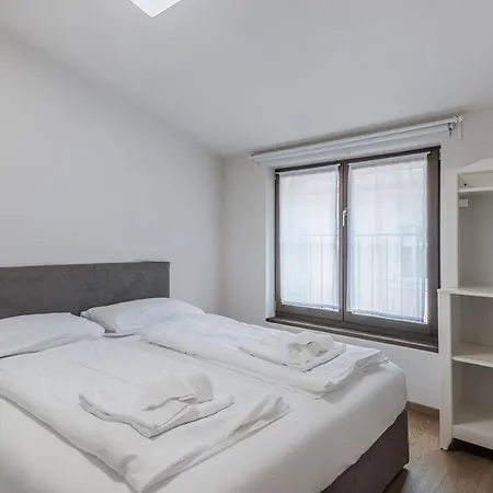 Cooper L Mavik Loft & *