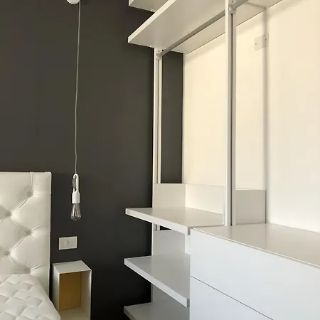 Cooper L Mavik Apartment