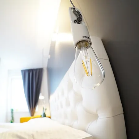 Cooper L Mavik Loft & *