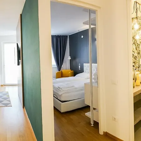 Cooper L Mavik Apartment
