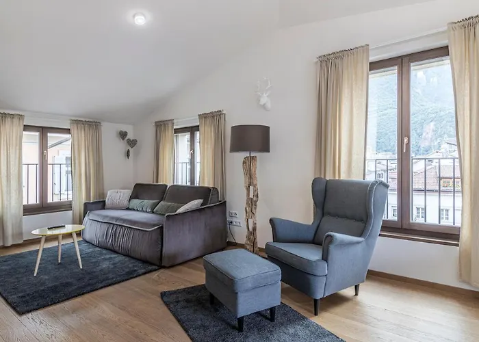 Cooper L Mavik Loft & Bozen