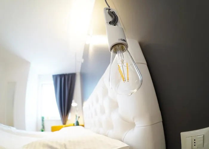 Cooper L Mavik Loft & *