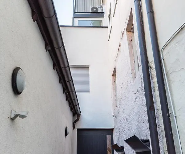 Daire Cooper L Mavik Loft & *