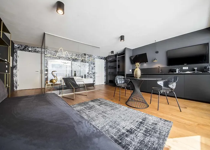 Cooper L Mavik Loft & *