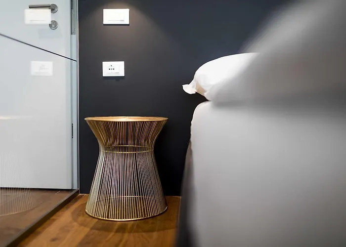 Cooper L Mavik Loft & *